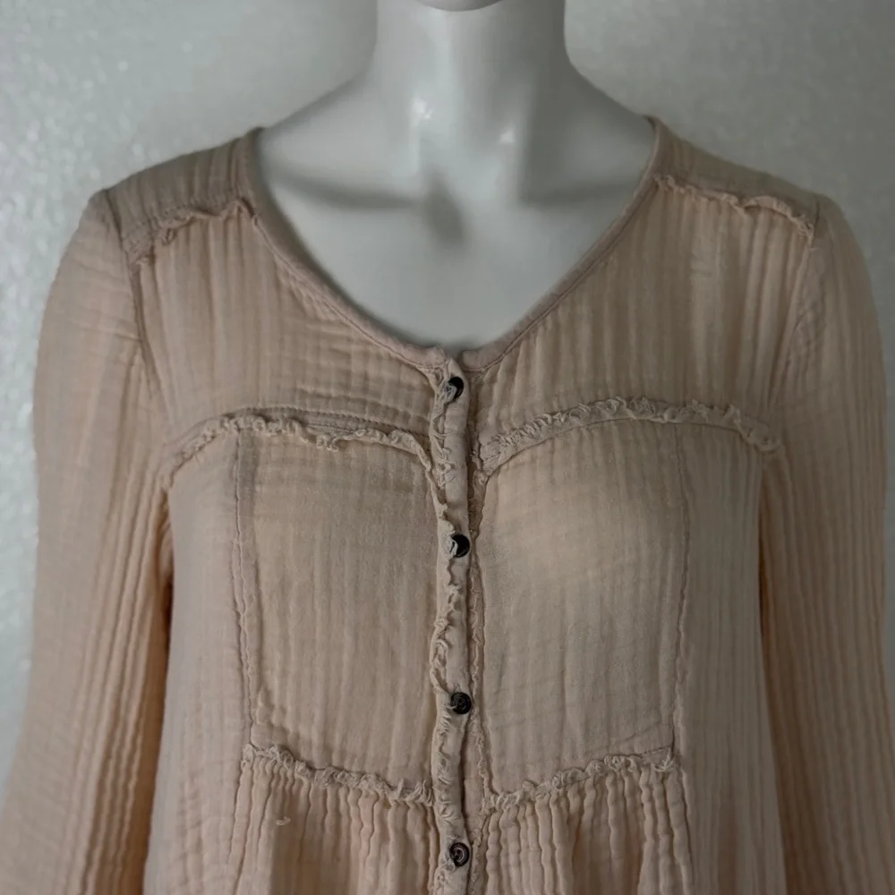Free People Cream Button-Down Blouse Size Large. E19